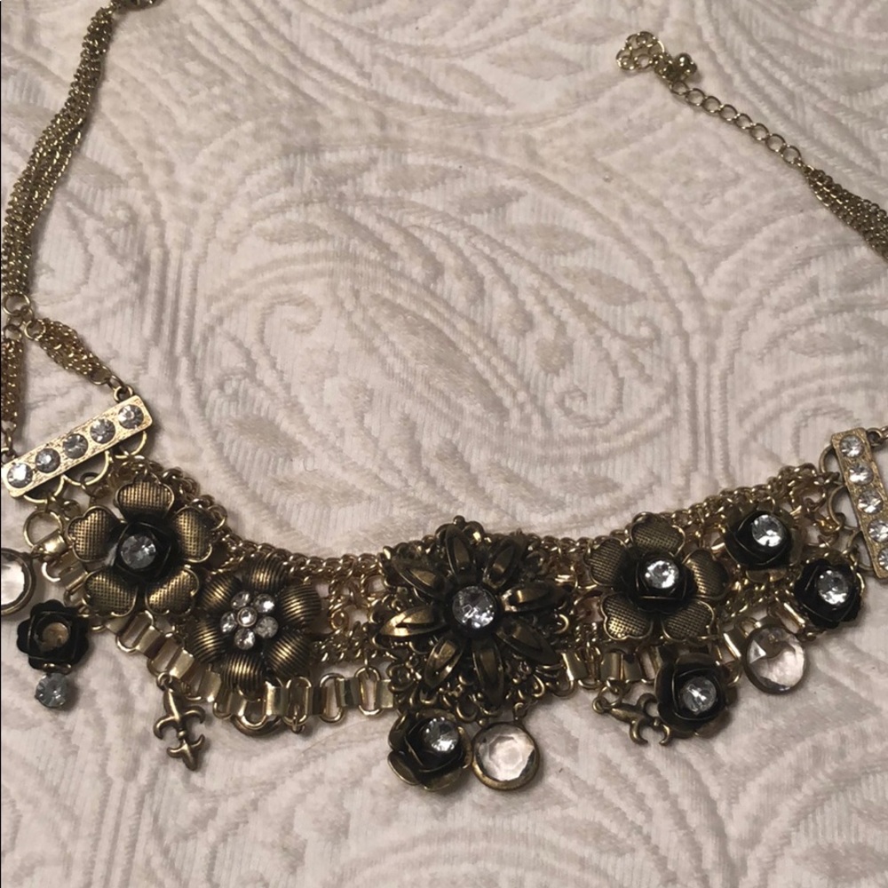 Floral choker